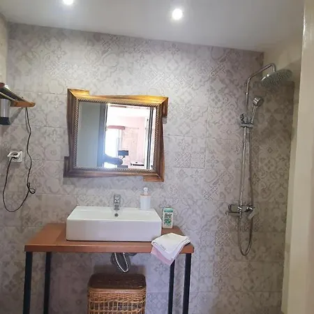 Aelia Iii Apartment *