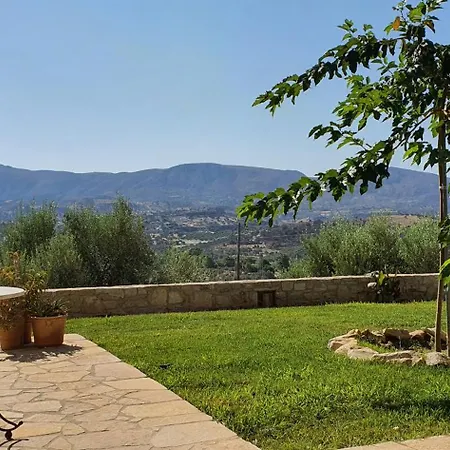 Aelia Iii Apartment