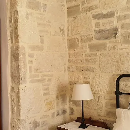 Aelia Iii Apartment *